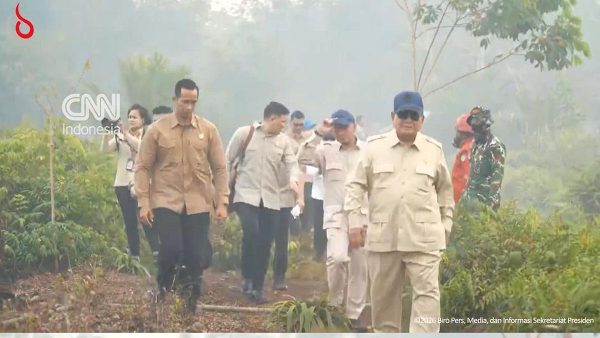 President Prabowo Inspects Forest Fire Site in Kalimantan