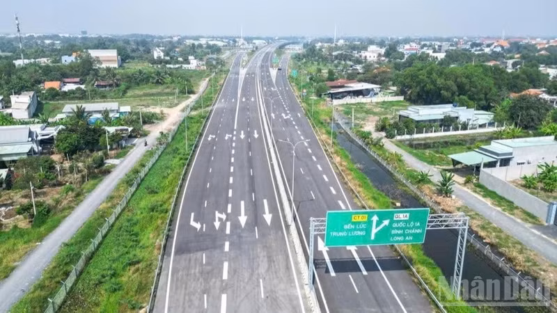 Vietnam's Inter-Regional Expressway Network Development Faces Capital Allocation and Execution Challenges