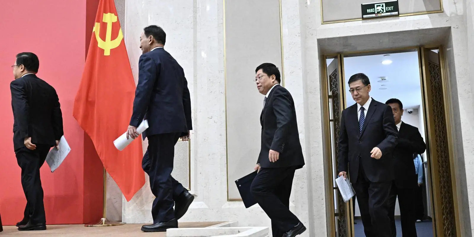 中国、出入国管理規則を正式化 9月15日施行