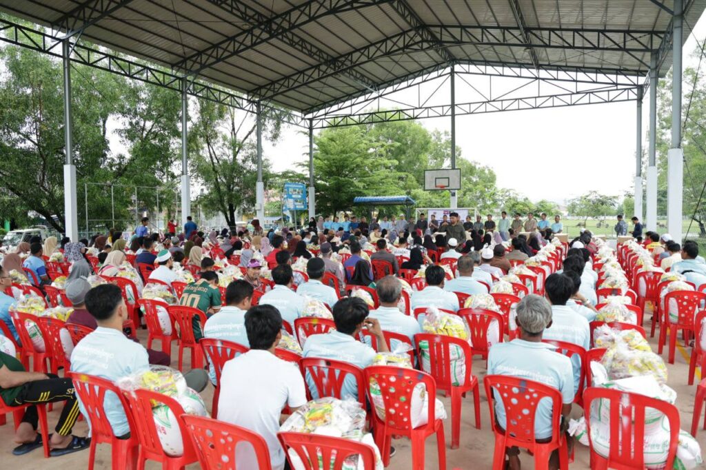 225 Impoverished Families in Koh Kong Receive Food Aid During Rainy Season