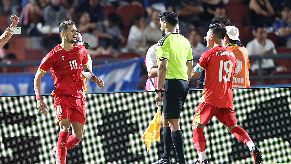 Vietnam Defeats Thailand 2-0 in ASEAN Cup Final First Leg