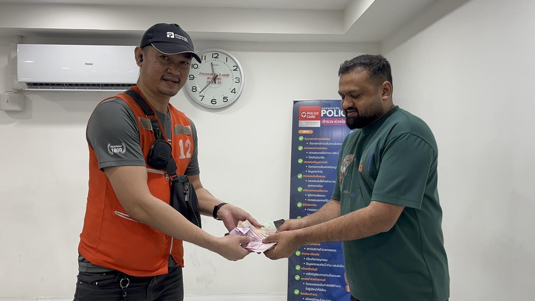 Honest Pattaya Motorcycle Taxi Driver Returns Lost Wallet to Indian Tourist
