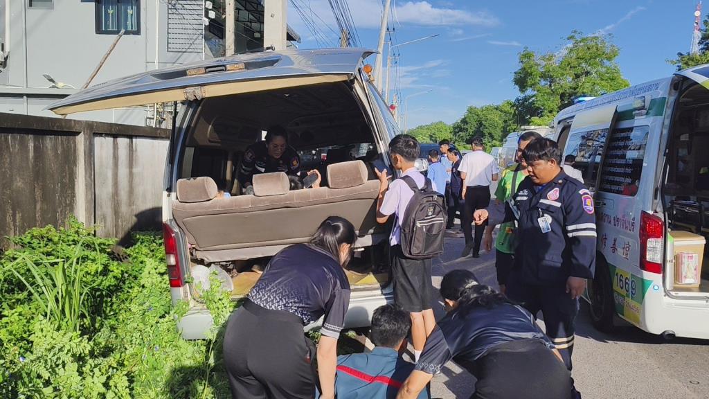 Frequent School Bus Accidents in Prachinburi Injure Multiple Students