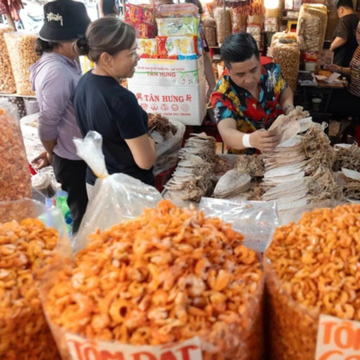 Vietnam Tax Authorities Scrutinize Social Media Payment Accounts, Raising Concerns for Small Businesses