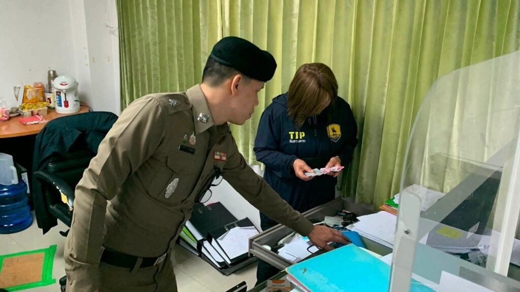Mae Sot “10-Year Card” Case Operation, Suspects Searched and Arrested
