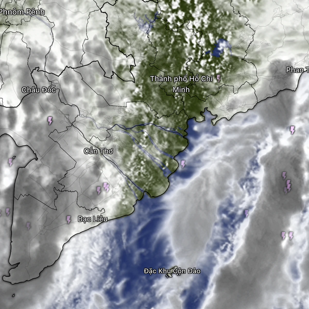 Southern Vietnam Braces for Heavy Rains and High Tides, Infrastructure Concerns Rise