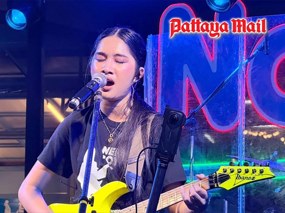 プーケットの歌姫ネネ・ロイヤル、米人気番組決勝へ凱旋公演