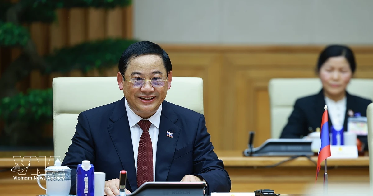 Vietnam Congratulates Newly Elected Lao Leaders, Vows to Strengthen Bilateral Ties