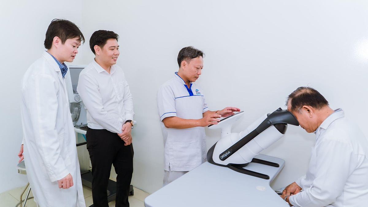 ベトナム、眼科医療の質向上へ 最新画像診断装置を導入
