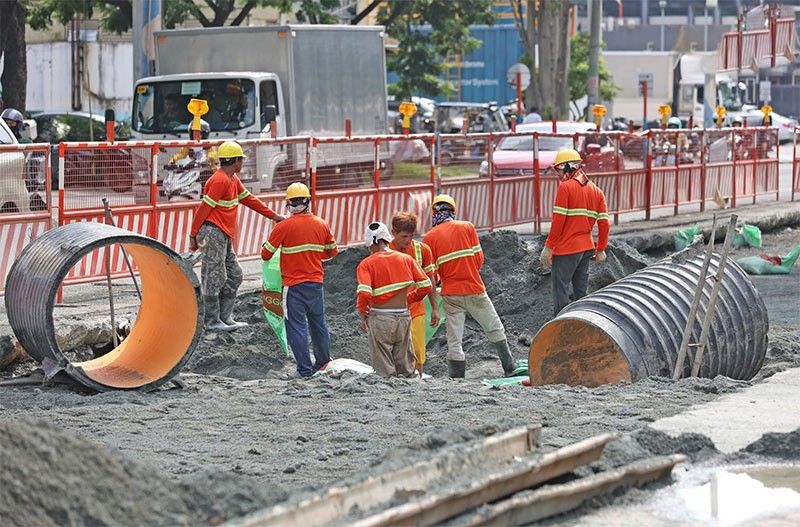 スモールンハイウェイ排水工事、期限延長にらむ