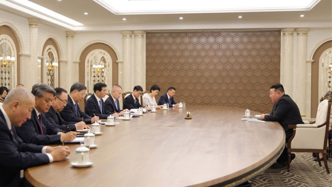 China's Top Political Advisor Concludes Visit to North Korea, Emphasizing Party Ties and Cooperation