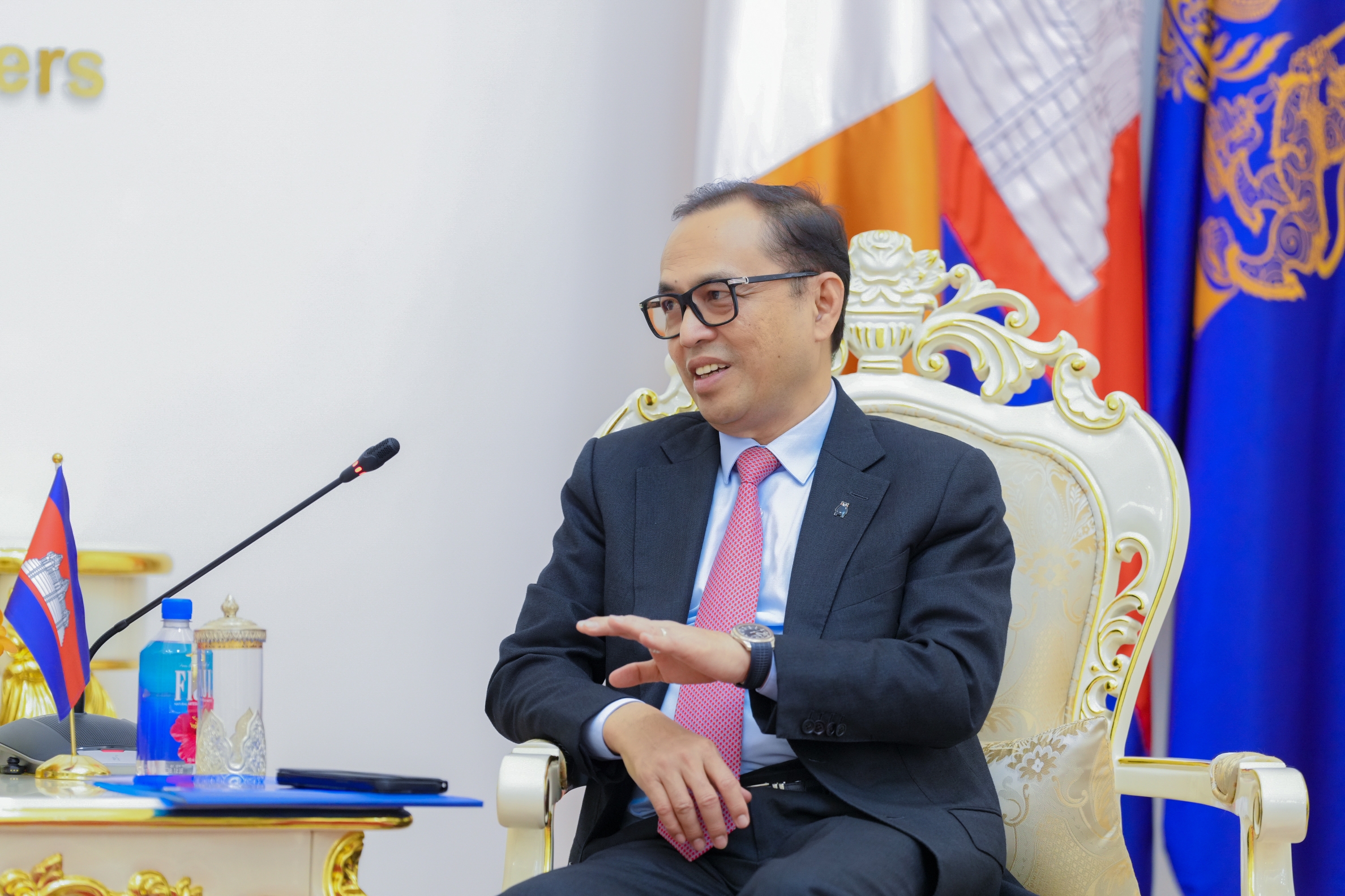 Cambodia and Laos Discuss Strengthening Tourism and Economic Cooperation