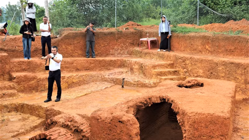 ゲアン省で古代レンガ墓の発掘、歴史的発見に期待