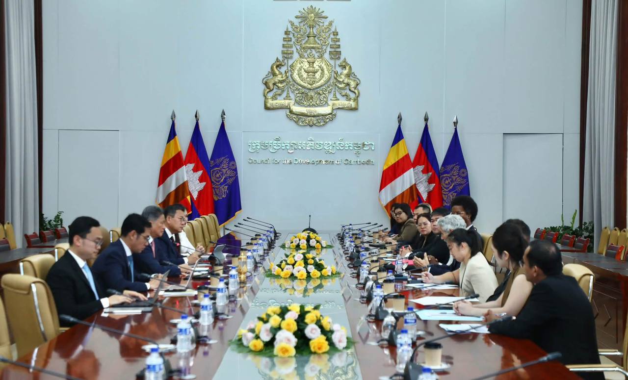 Cambodia Discusses Responsible Drinking Initiatives with International Alliance