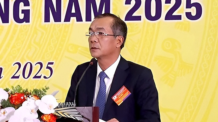 鉱山公社総支配人、贈賄容疑で訴追