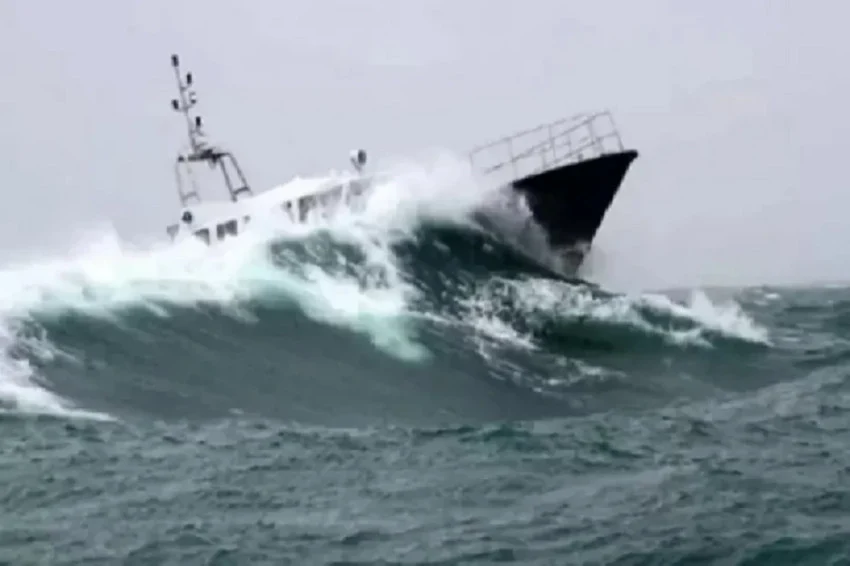 Indonesia Issues High Wave Warning, Caution Advised for Waves Up to 4 Meters from September 9th