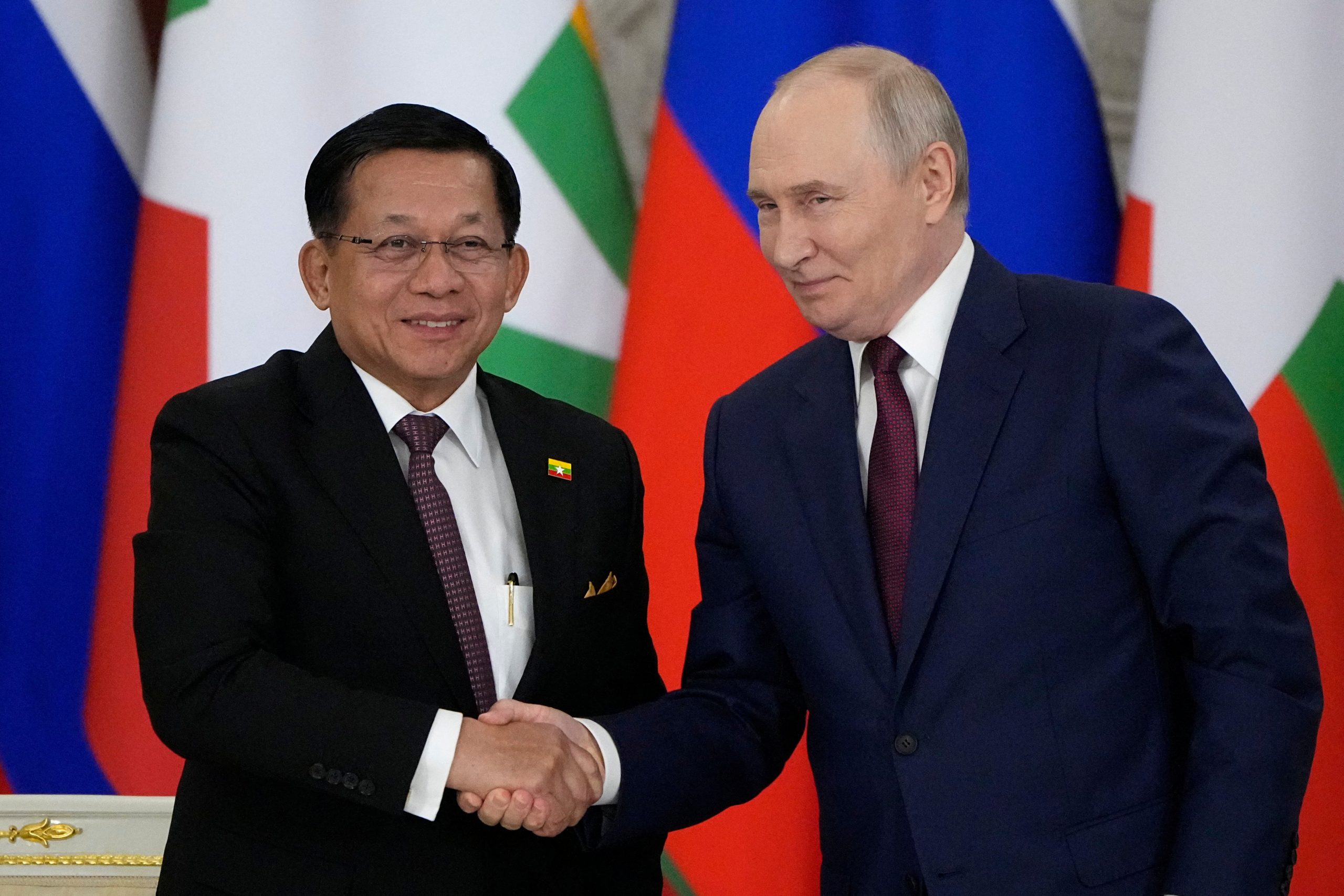 ロシアのプーチン大統領、ミャンマー指導者を招きエネルギー事業を協議