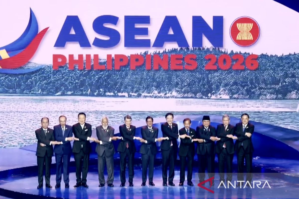 プラボウォ大統領、セブ島で開催の第48回ASEAN首脳会議で「黒いペチ外交」を展開