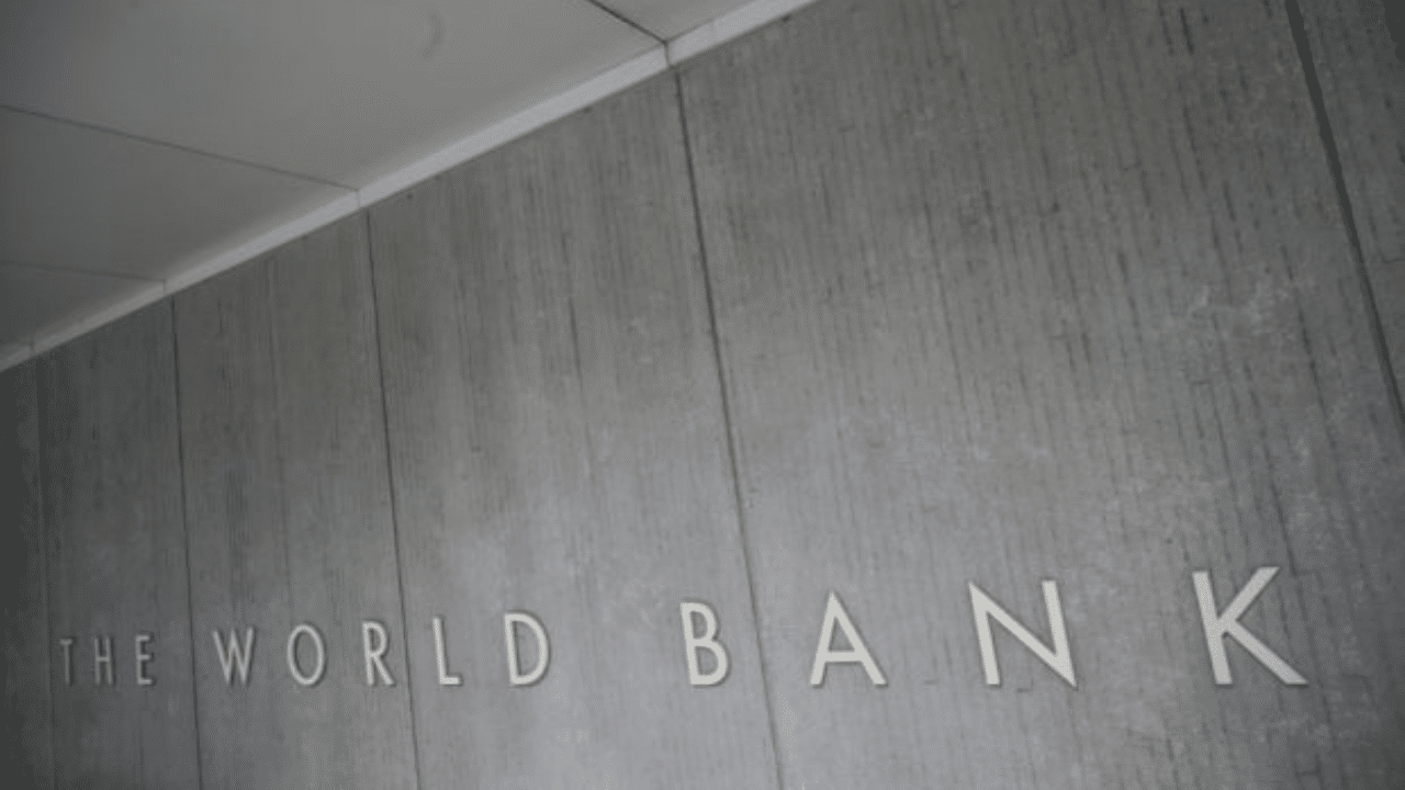 世界銀行、フィリピン経済成長予測を下方修正 - 原油高と不確実性が重石に