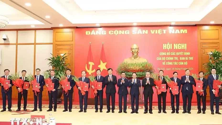 Vietnam Communist Party Reassigns 6 Central Committee Members to Key Positions