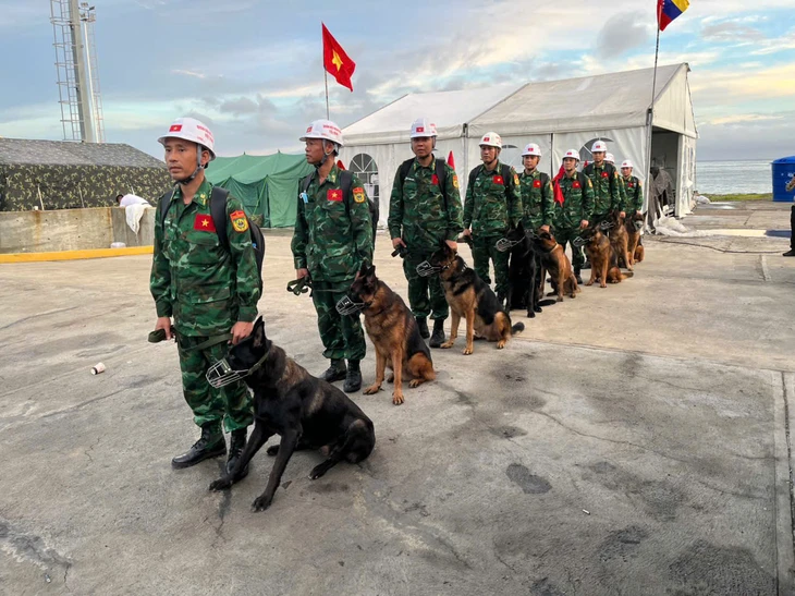 Vietnamese Rescue Team Finds 11 Victims in Venezuela Earthquake