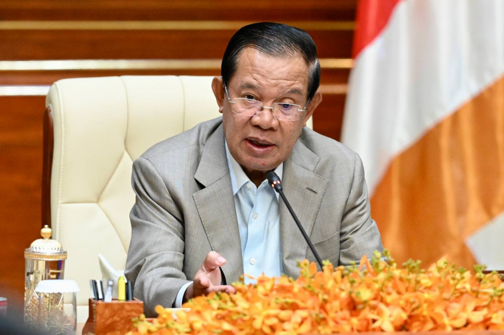 Hun Sen Expresses Concern Over Rising Online Slander, Citing Decline in Social Morality