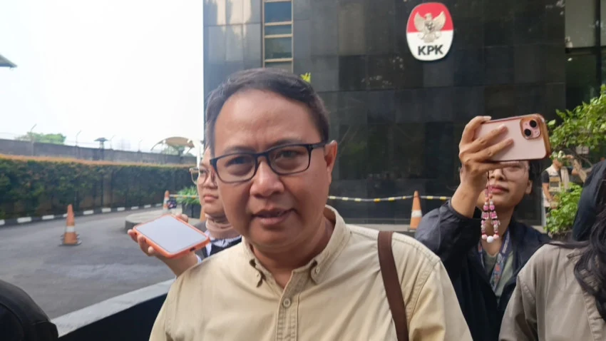 Former Director General of Hajj Urgently Questioned in Hajj Quota Case