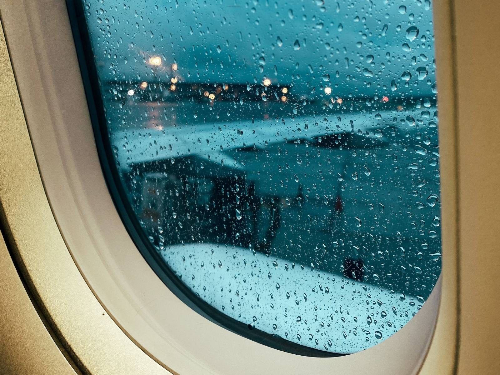 Typhoon 'Inday' Causes Cancellation of 10 International Flights