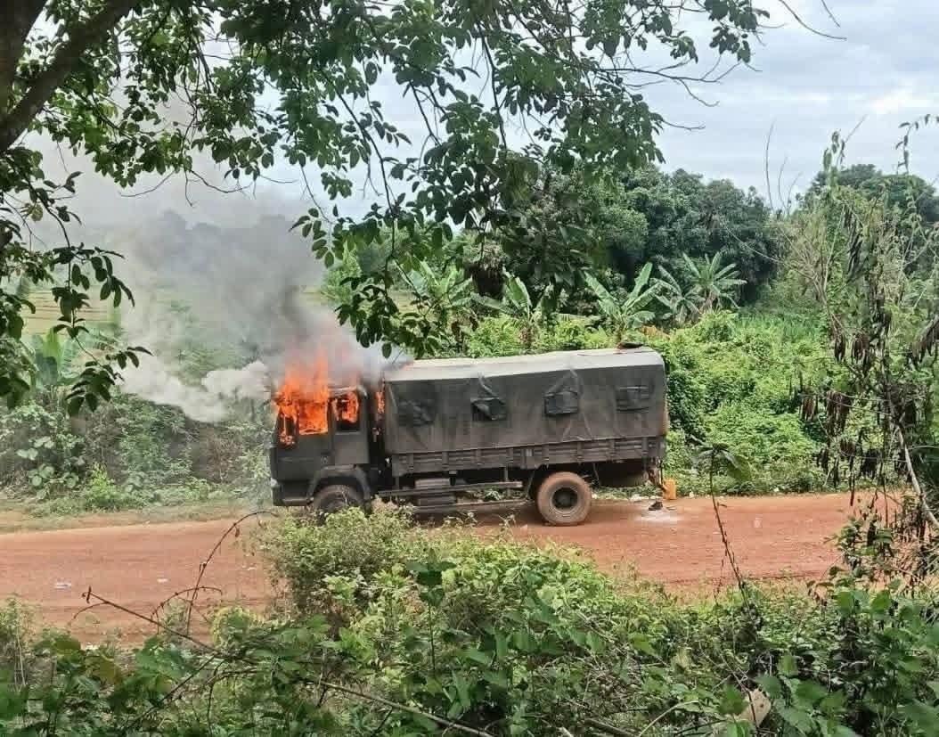 ミャンマー北部ザガイン管区で革命勢力が軍事政権の車列を襲撃、軍事的緊張が高まる