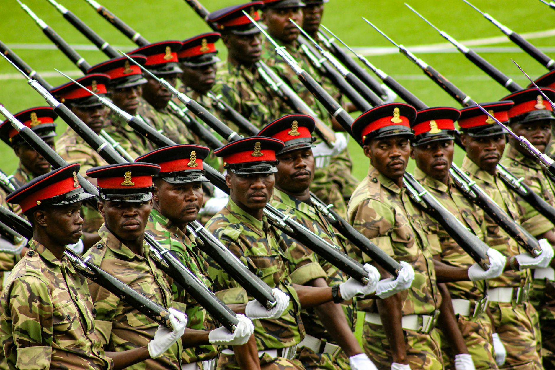 ミャンマー国軍司令官、統治能力と規律を強調 士気維持へ内部引き締めか
