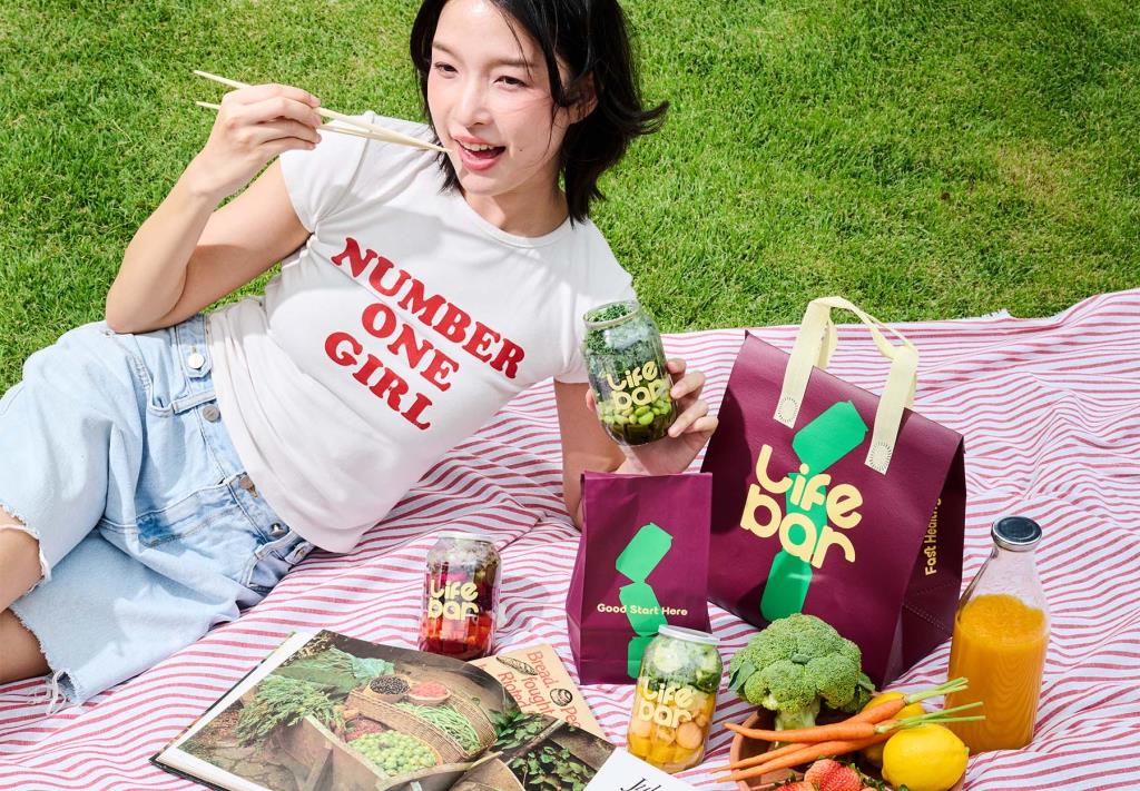 Thailand's First "Canned Salad" LifeBar Makes Healthy Eating Fun and Portable