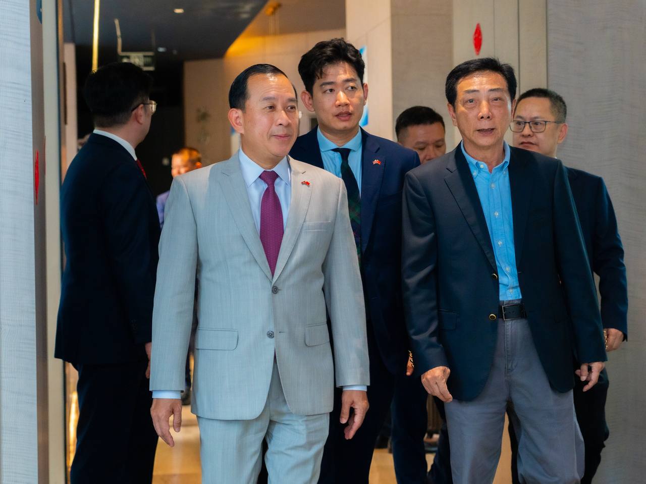Cambodian Tourism Minister Inspects Major Chinese Travel Firm, Boosting Tourist Arrivals from Hainan