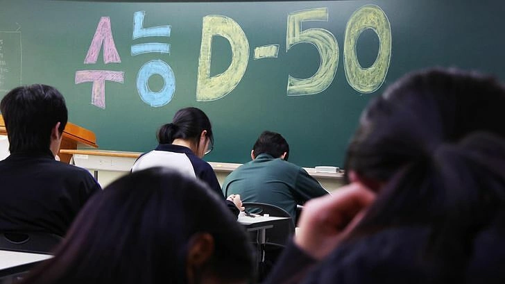 ベトナム大学入試、記述式導入に反対の声広がる