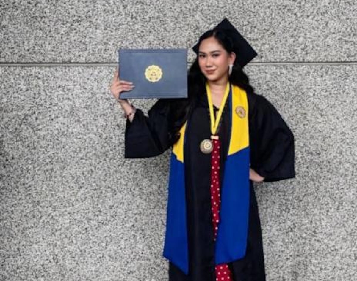 フィリピン、初の大学卒業生をPCSOが支援、貧困克服の象徴に