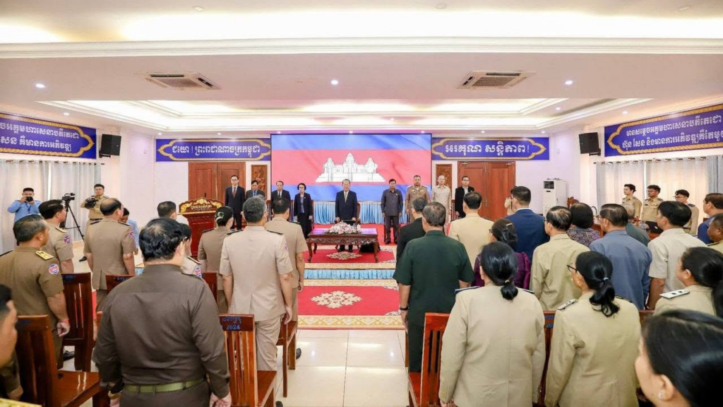 Constitutional Council Reports 30 Years of Achievements to Stung Treng Authorities