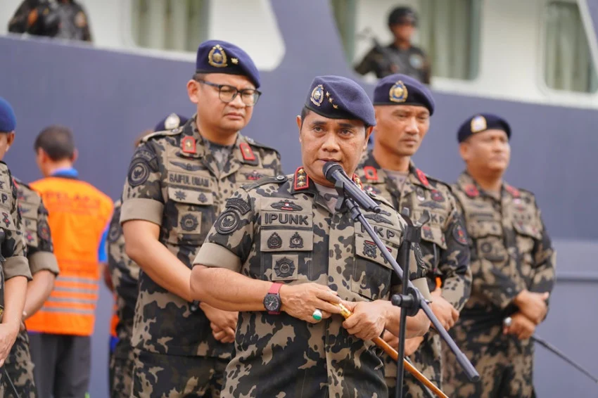 Indonesia Seizes Foreign Vessel Carrying 1.2 Tons of Illegal Napoleon Fish