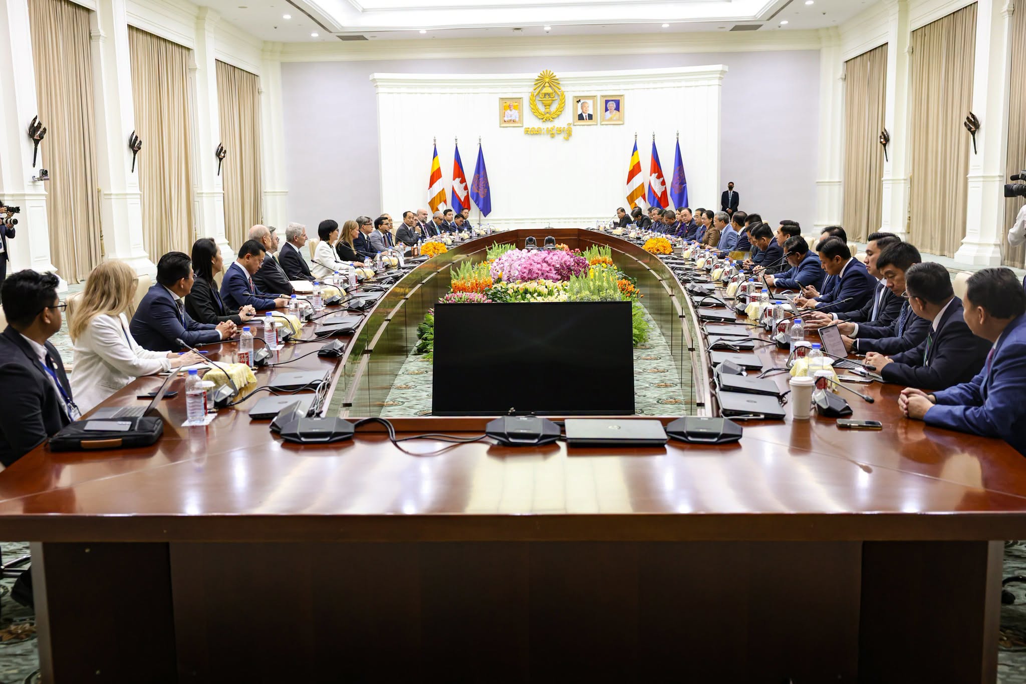 カンボジア首相、米・ASEANビジネス評議会と会談 投資促進へ連携