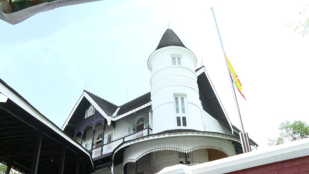 Museum Tour : People visits Bogyoke Aung San Museum in Yangon