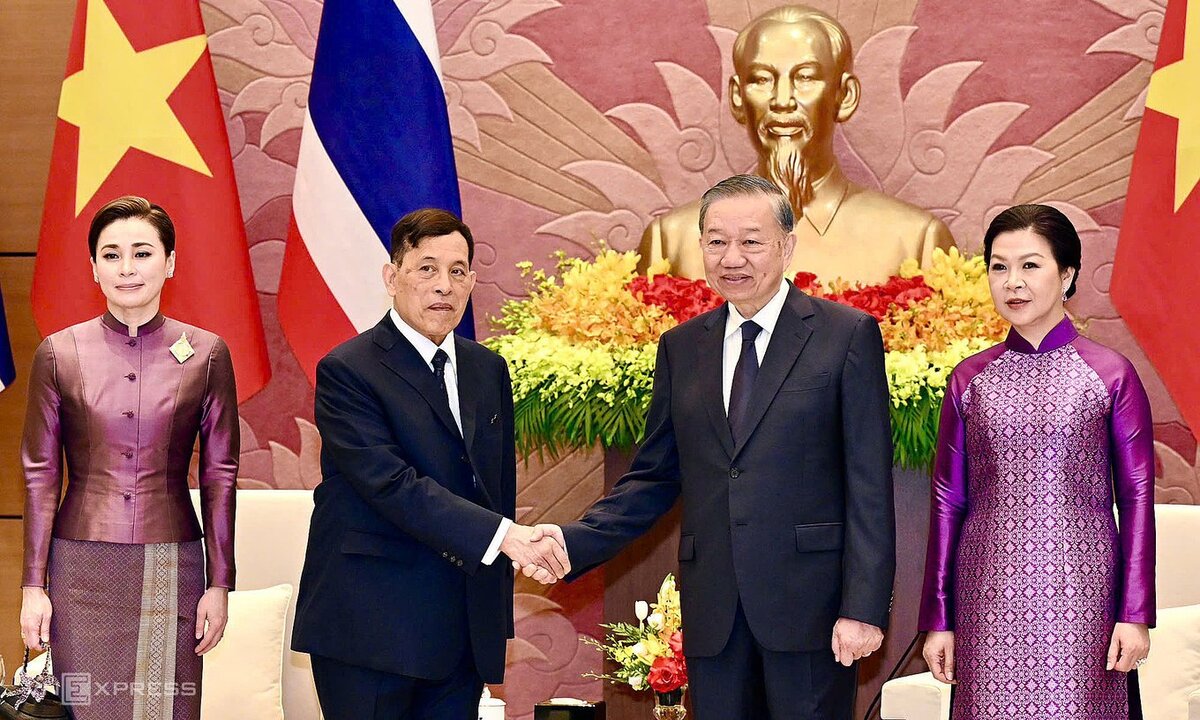 Thai King and Queen Visit Vietnam, Deepen Friendly Ties
