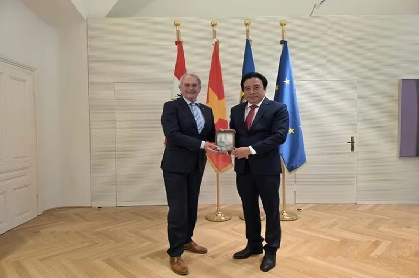 Hue City Seeks Deeper Ties with Austrian, French Partners