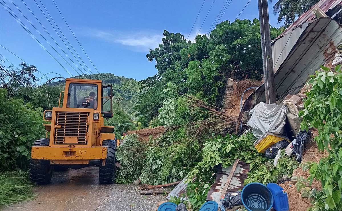 Landslide Blocks Road in Romblon Town Due to Heavy Rains