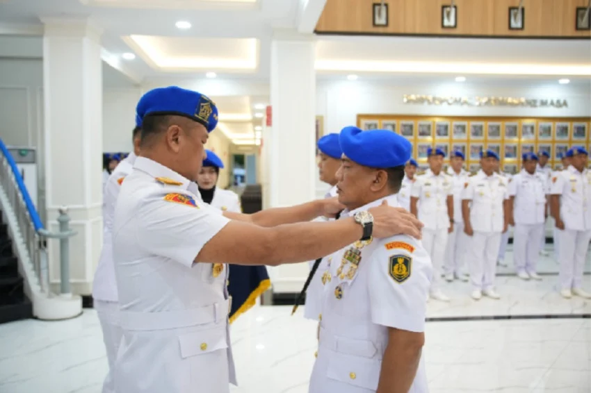 インドネシア海軍補給司令部新副司令官にコロネル・ラウト・フアード氏が就任