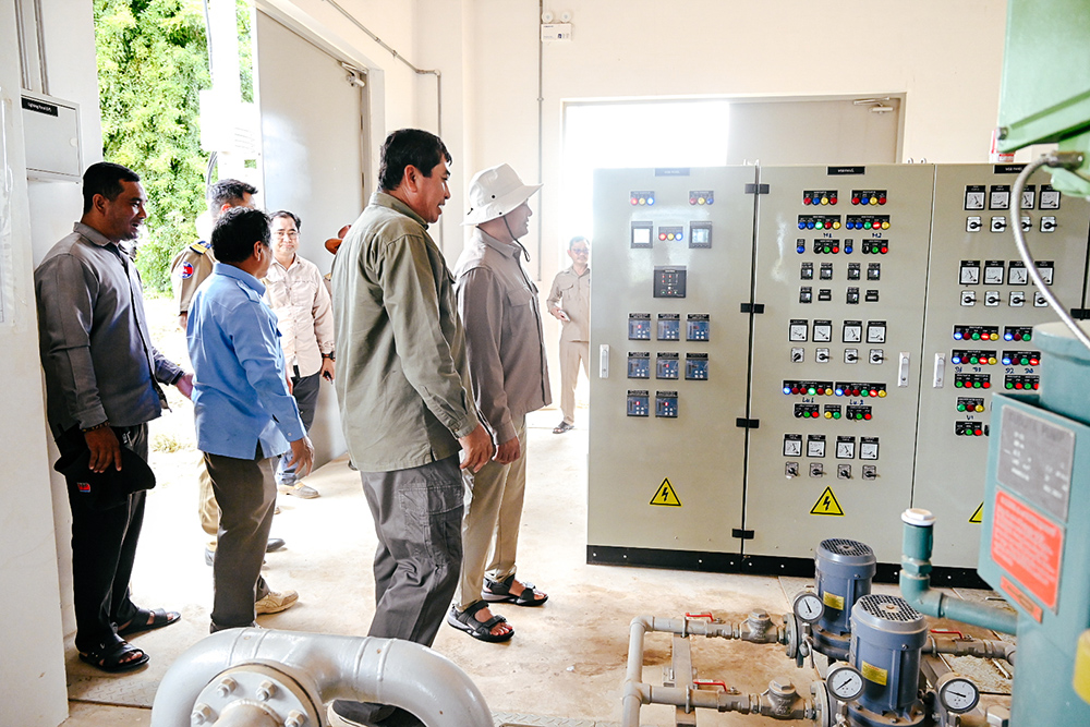 Kampong Speu Governor Inspects Irrigation Systems, Directs Enhanced Water Management