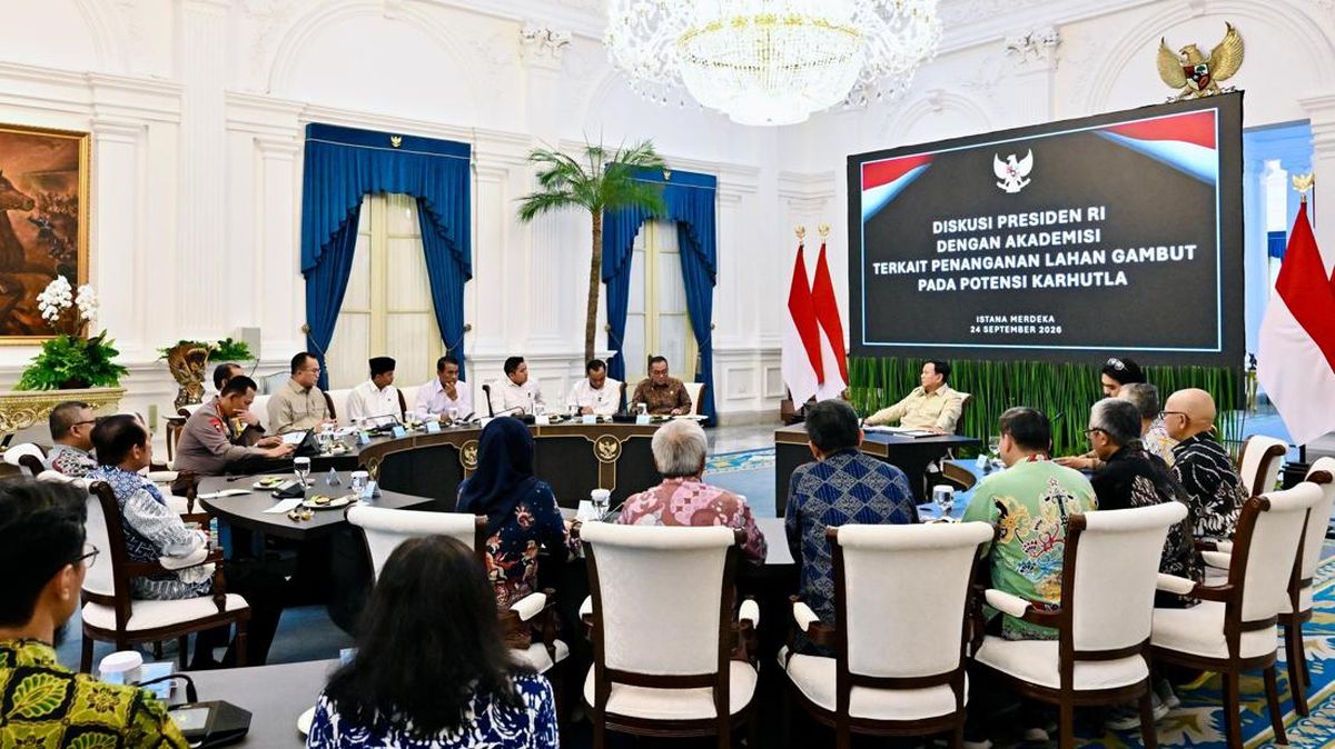 Prabowo Highlights Indonesia's Vast Peatlands in Fire Prevention Talks