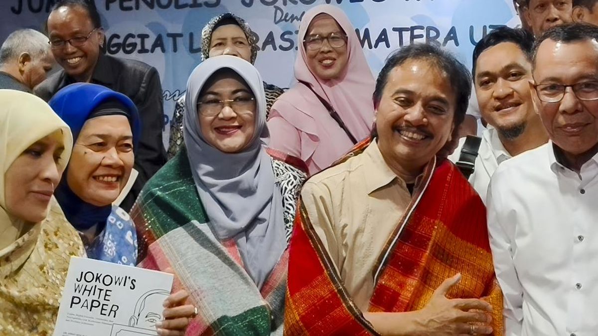 Former Minister, Doctor Arrested in Jokowi's Fake Degree Allegation Case