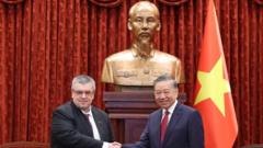ベトナム国家主席、ロシア訪問で伝統と新戦略を両立