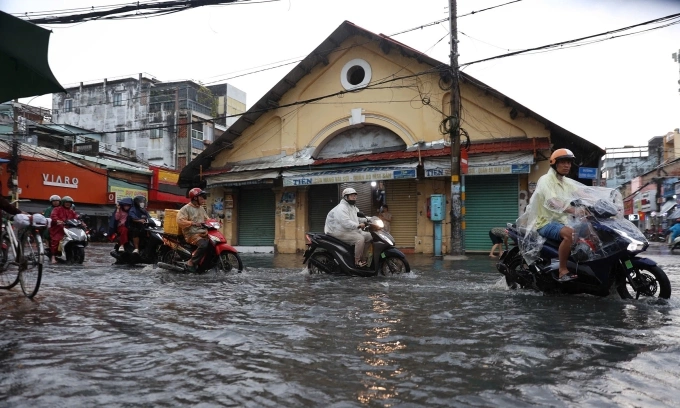 ホーチミン市で夕立と雷雨の予報、気象当局が警戒を呼びかけ