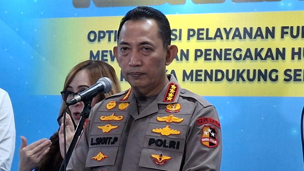 プラボウォ大統領がリスティオ・シギット警察長官を留任させる理由とは