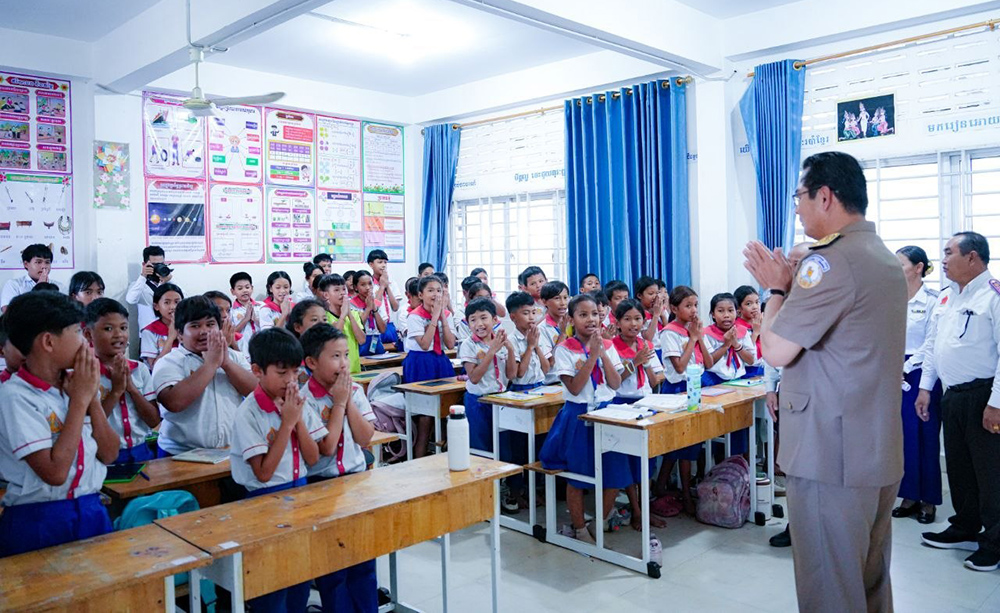 Sihanoukville Governor Praises Model Primary School's Progress, Ranked Top 5 Nationally