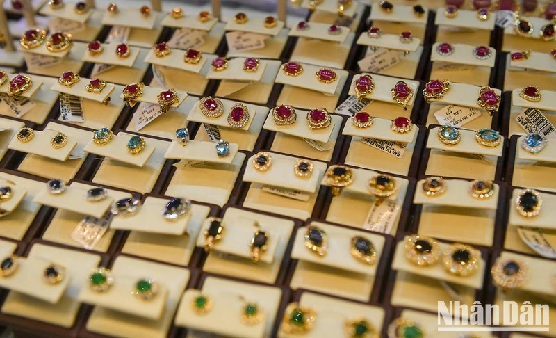 ベトナム国内の金価格が急騰、金塊・指輪ともに180万ドン値上がり